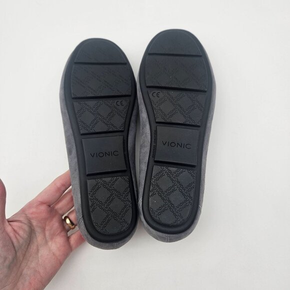 Vionic Kenya Gray Suede Loafer Shoes Silver Hardware Womens Sz 6.5 NEW - Picture 7 of 8